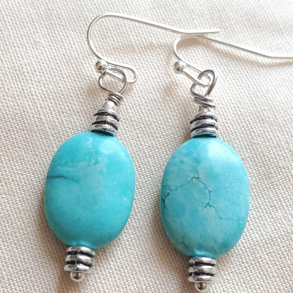 Handmade Chinese Turquoise Heart Necklace and Earrings - Picture 4 of 12